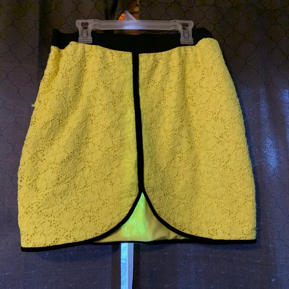 Neon yellow pencil skirt - Picture 2 of 2